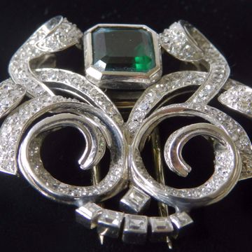 Picture of WHITE GOLDEN BROOCH