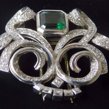 Picture of WHITE GOLDEN BROOCH