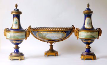 Picture of PAIR OF LIDDED VASES AND OVAL DISH