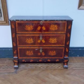 Picture of COMMODE