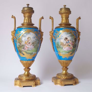 Picture of PAIR OF EGGSHAPED LIDDED VASES