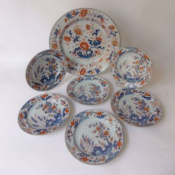 Picture of ROUND PLATE, PAIR OF DEEP PLATES AND FOUR PLATES