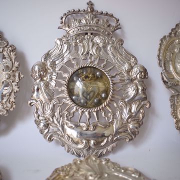 Picture of RELIQUARY AND SIX WALL PLATES 