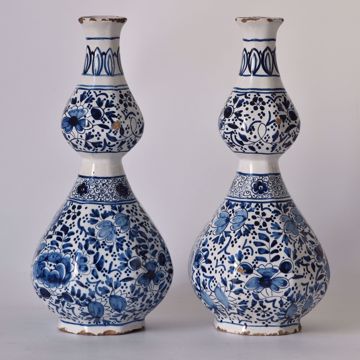 Picture of PAIR OF MINIATURE GOURD-SHAPED VASES
