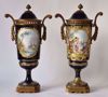 Picture of PAIR OF LIDDED VASES