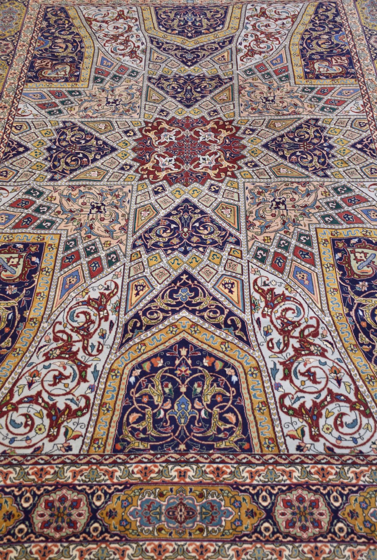 IRANIAN CARPET AMBERES