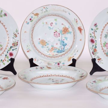 Picture of FOUR DEEP PLATES AND TWO FLAT PLATES