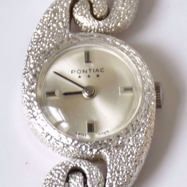 Picture of WHITE GOLDEN LADIES WATCH