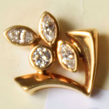 Picture of PAIR OF GOLD EAR STUDS