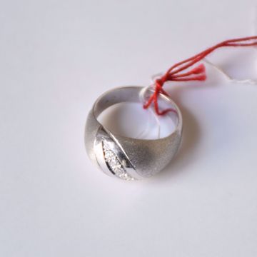 Picture of WHITE GOLDEN RING