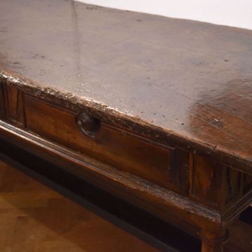 Picture of TABLE WITH THREE DRAWERS