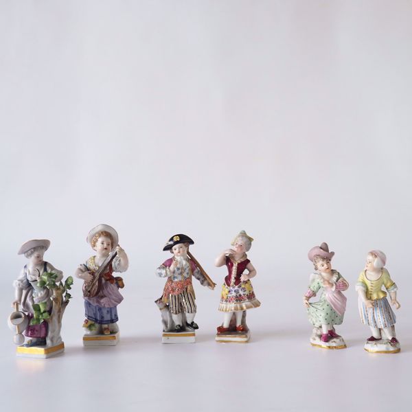 Image sur SIX FIGURINES MINIATURES