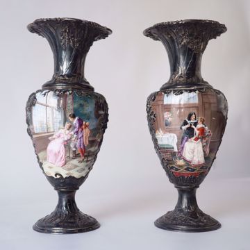 Picture of PAIR OF EGG-SHAPED VASES
