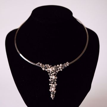 Picture of WHITE GOLDEN NECKLACE