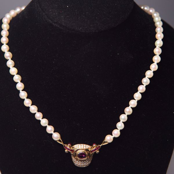 Picture of PEARL NECKLACE