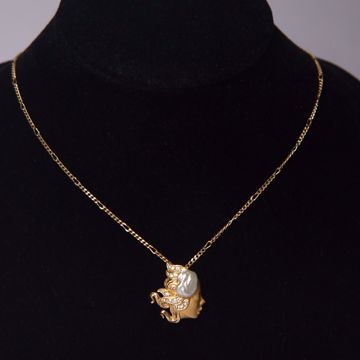 Picture of GOLD NECKLACE AND GOLD PENDANT