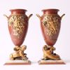 Image sur PAIRE DE VASES EN FORME D'URNE