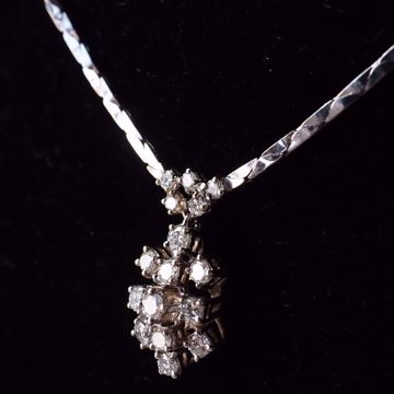 Picture of WHITE GOLD NECKLACE