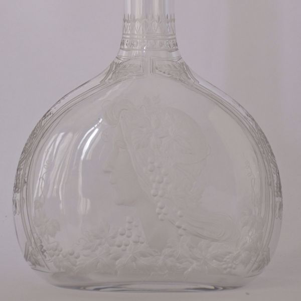 Picture of CARAFE WITH SLENDER NECK