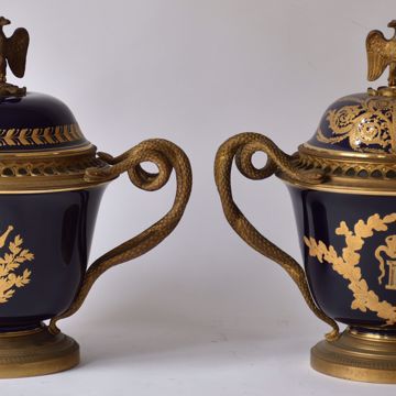 Image de PAIRE DE VASES À COUVERCLE