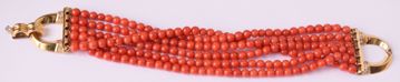 Picture of BRACELET OF CORAL BEADS