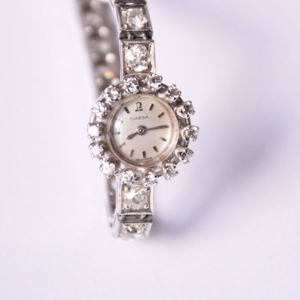 Picture of WHITE GOLD WATCH