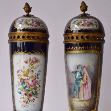 Image de PAIRE DE VASES À COUVERCLE