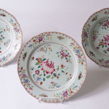 Image de DEUX ASSIETTES CREUSES ET UNE ASSIETTE PLATE