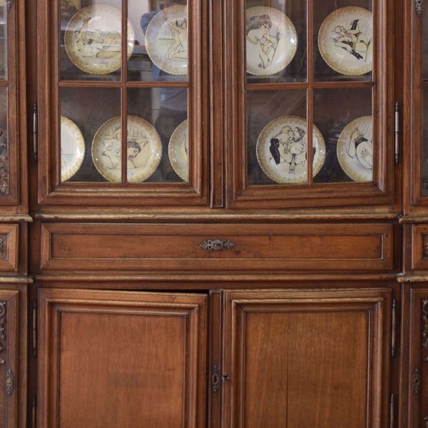 Picture of OAK CABINET