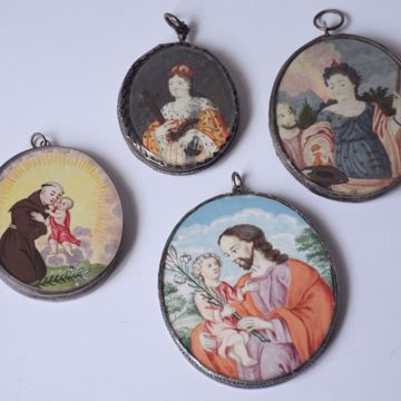 Picture of FOUR OVAL RELIQUARIES