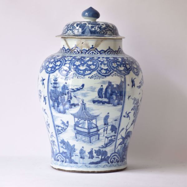 Picture of LIDDED VASE