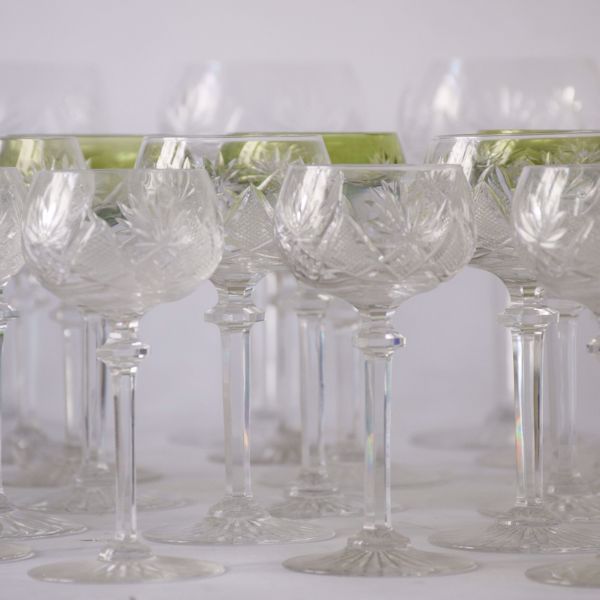 Image sur PARTIE DE SERVICE DE TABLE