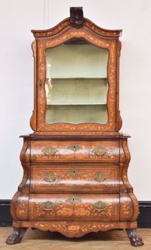 Afbeeldingen van TWEEDELIGE VITRINE