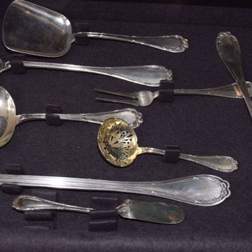 Afbeeldingen van TAFELSERVIES