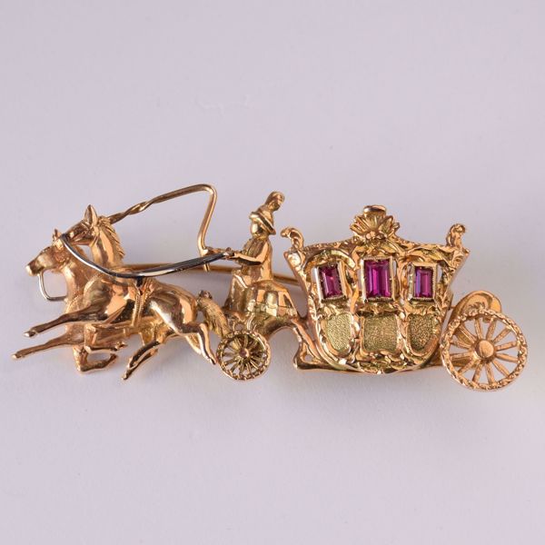 Image sur BROCHE EN OR EN FORME DE CARRIAGE