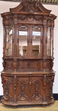 Afbeeldingen van GROTE TWEEDELIGE KAST