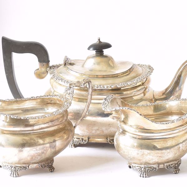 Image sur THÉIER, SUCRIER ET POT À LAIT