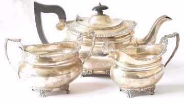 Afbeeldingen van THEE-, SUIKER- EN MELKPOT