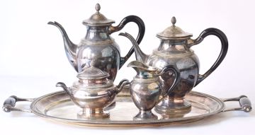 Afbeeldingen van KOFFIE- EN THEESERVIES OP OVAAL DIENBLAD