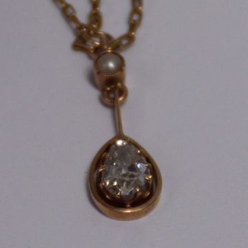 Picture of GOLD NECKLACE WITH A GOLD PENDANT