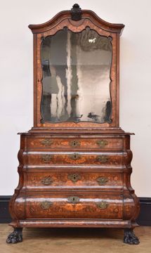 Afbeeldingen van TWEEDELIGE VITRINE