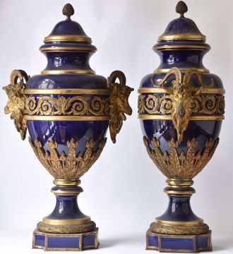 Afbeeldingen van PAAR DEKSELVAZEN