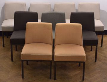 Afbeeldingen van NEGEN STOELEN