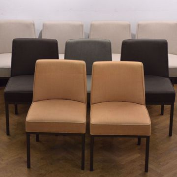 Afbeeldingen van NEGEN STOELEN