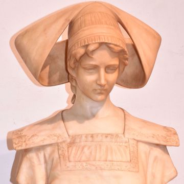 Picture of FEMALE BUST ON A PEDESTAL