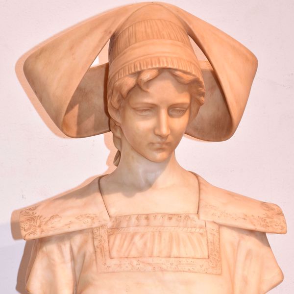 Picture of FEMALE BUST ON A PEDESTAL