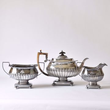 Image de THÉIÈRE, LAITIÈRE ET SUCRIÈRE