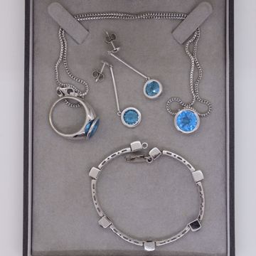 Afbeeldingen van WITGOUDEN SET JUWELEN
