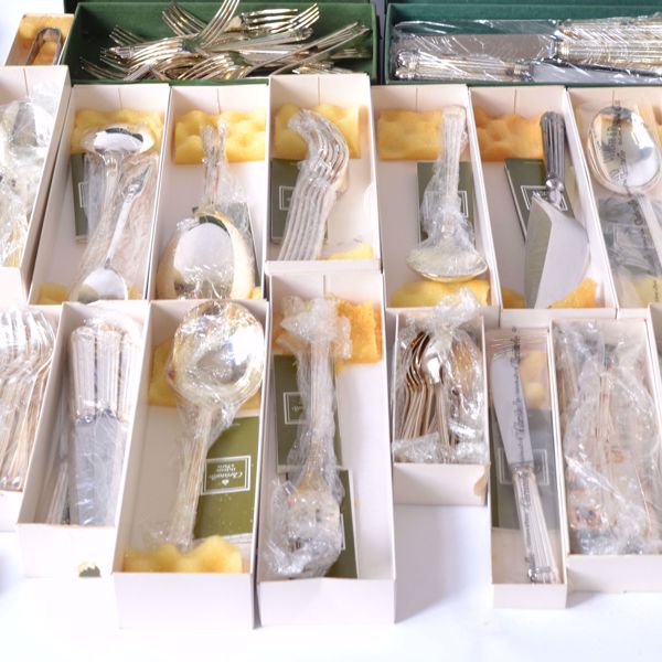 Afbeelding van DEEL VAN WITMETALEN TAFELSERVIES